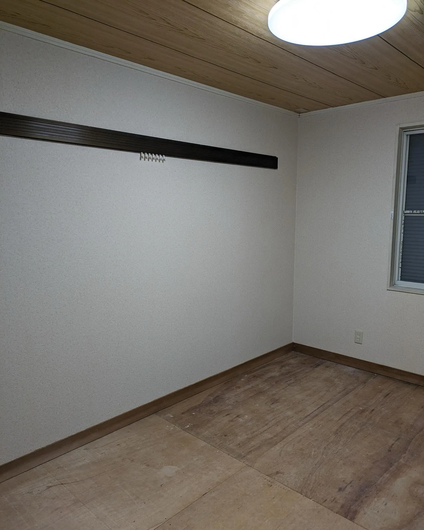 豊田市青木町にてアパート退去後の室内クリーニング、修繕のご依...